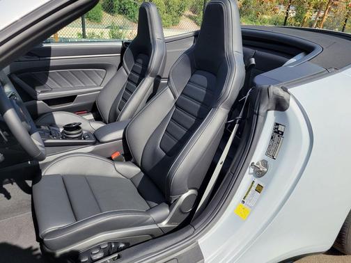 2026 Porsche 911 Carrera GTS