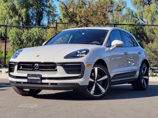 2025 Porsche Macan Loaner