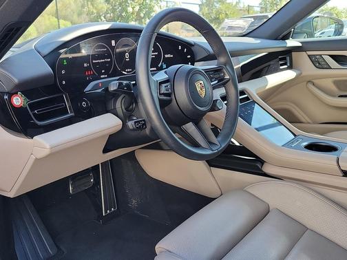 2025 Porsche Taycan 4