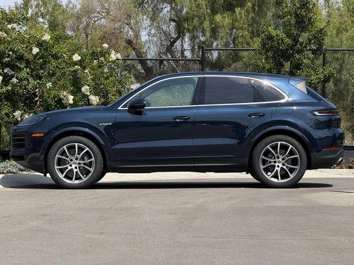 Algarve Blue Metallic 2024 Porsche Cayenne Cayenne E-Hybrid