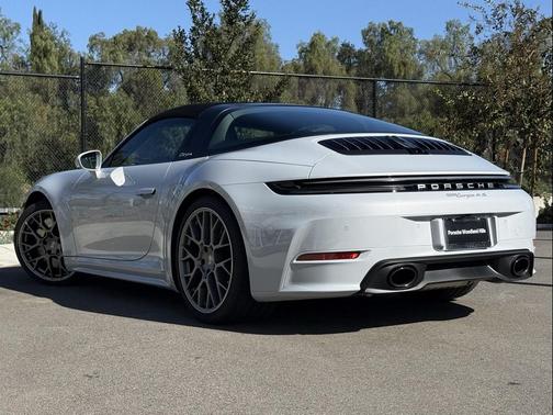 2026 Porsche 911 Targa 4S