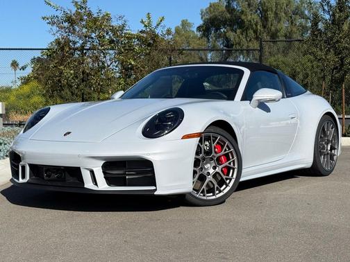 2026 Porsche 911 Targa 4S