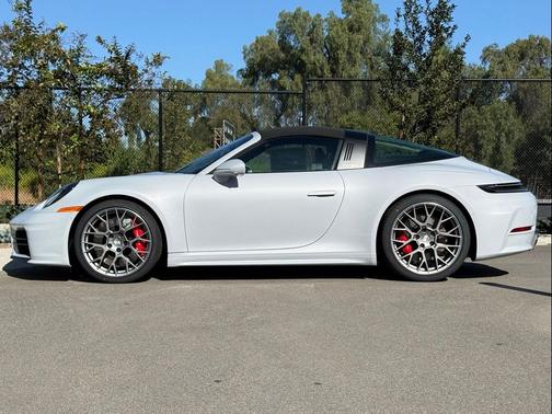 2026 Porsche 911 Targa 4S