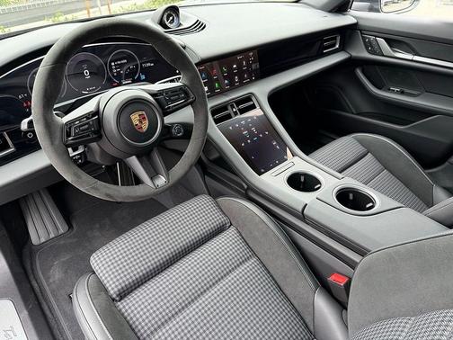 2025 Porsche Taycan 4S