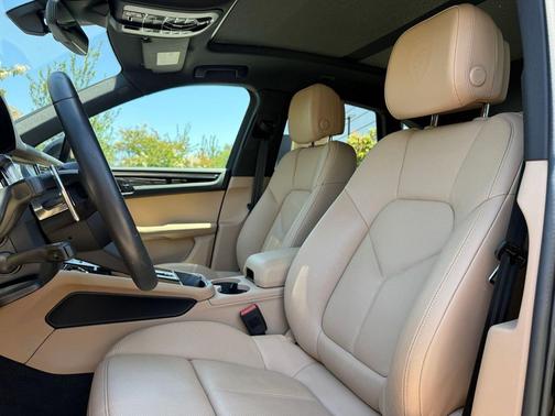 Black 2026 Porsche Macan Macan