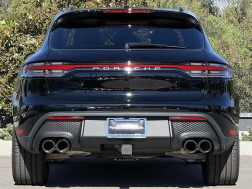 2025 Porsche Macan Loaner