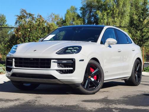 2025 Porsche Cayenne GTS