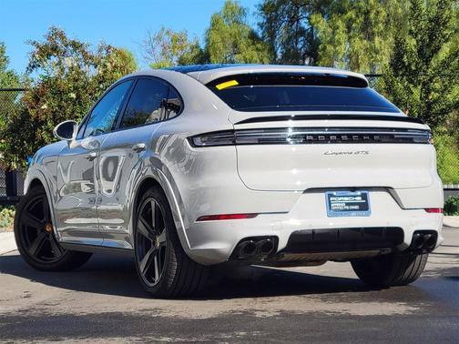 2025 Porsche Cayenne GTS