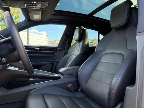 2025 Porsche Macan 4