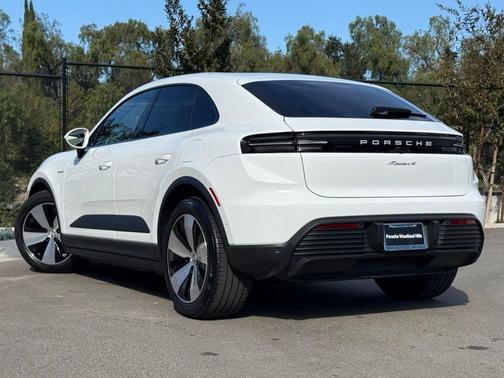 2025 Porsche Macan 4