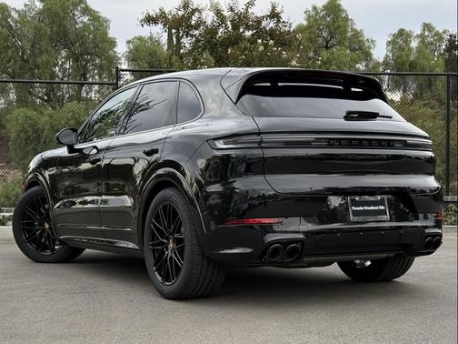 2026 Porsche Cayenne GTS