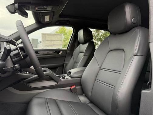 2026 Porsche Cayenne GTS