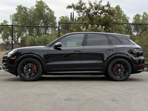 2026 Porsche Cayenne GTS