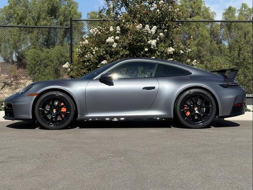 2025 Porsche 911 Carrera