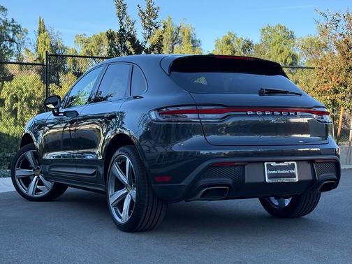 2025 Porsche Macan Loaner