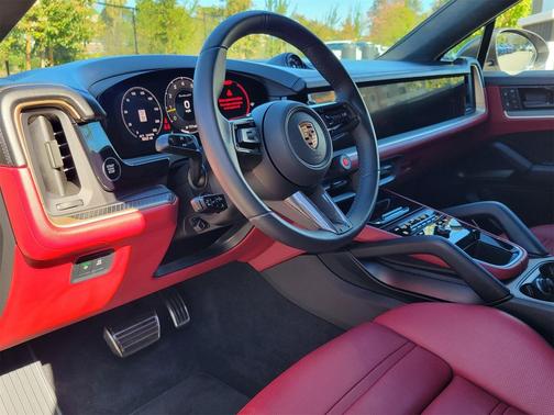 2025 Porsche Cayenne Turbo GT