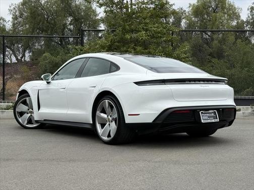 2022 Porsche Taycan