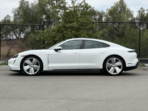 2022 Porsche Taycan