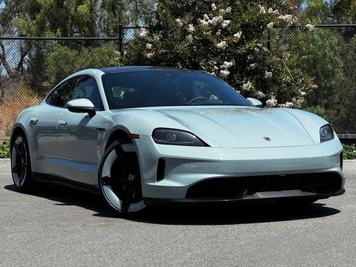 Shade Green Metallic 2025 Porsche Taycan