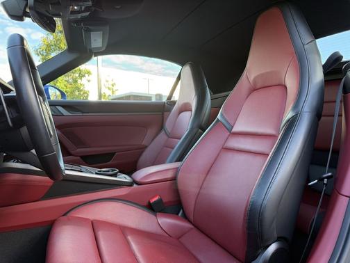 2025 Porsche 911 Carrera