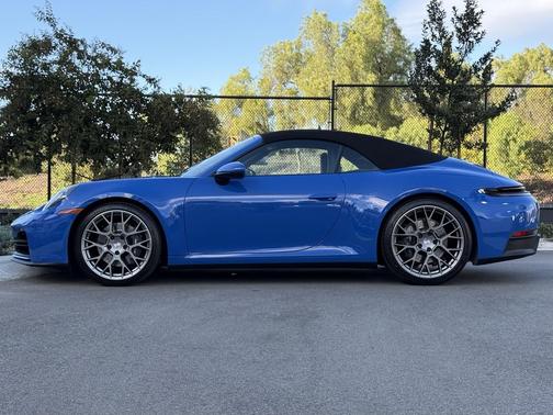 2025 Porsche 911 Carrera
