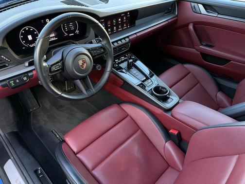 2025 Porsche 911 Carrera