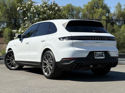 2024 Porsche Cayenne S