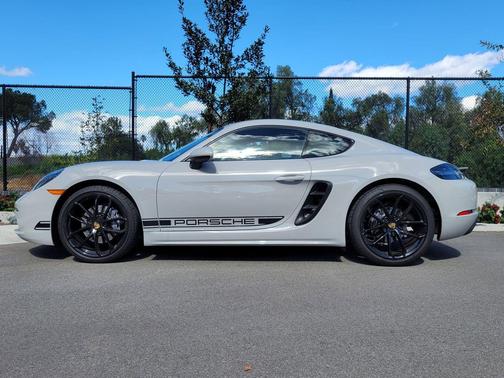 2024 Porsche 718 Cayman Style Edition