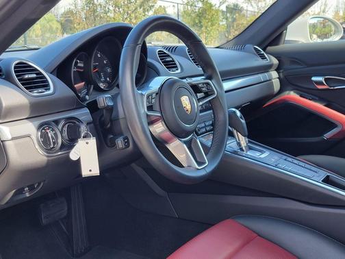 2024 Porsche 718 Cayman Style Edition