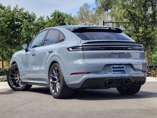 2026 Porsche Cayenne GTS