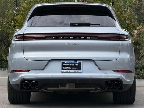 Dolomite Silver Metallic 2026 Porsche Cayenne Cayenne E-Hybrid
