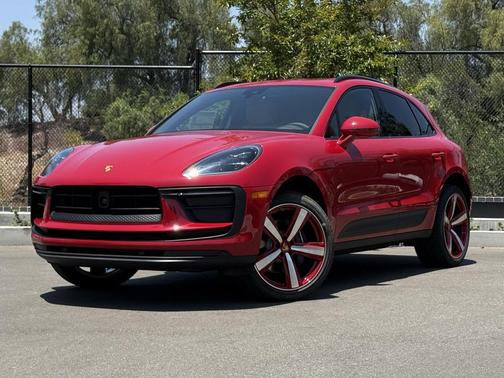 2025 Porsche Macan Loaner