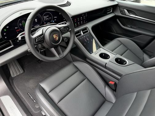 2025 Porsche Taycan 4