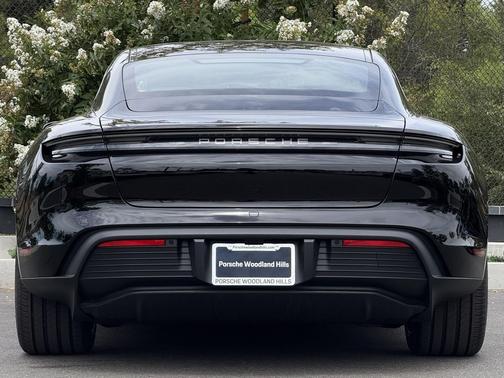 2025 Porsche Taycan 4