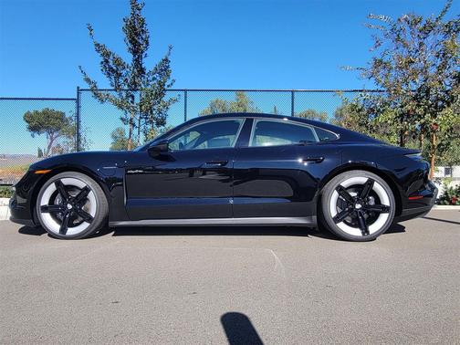 2026 Porsche Taycan 