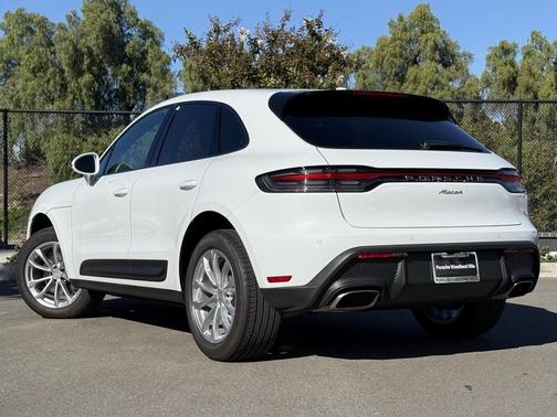 2025 Porsche Macan Loaner