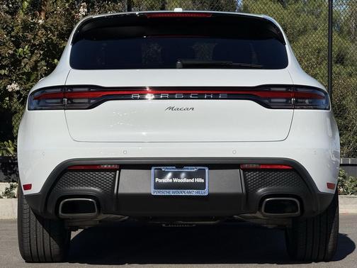 2025 Porsche Macan Loaner
