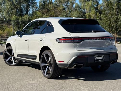 2026 Porsche Macan Loaner