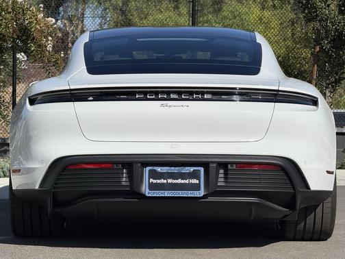 2025 Porsche Taycan 