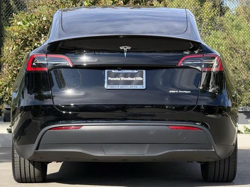 2025 Tesla Model Y Long Range Dual Motor All-Wheel Drive