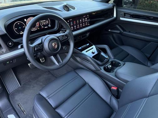 2025 Porsche Cayenne S