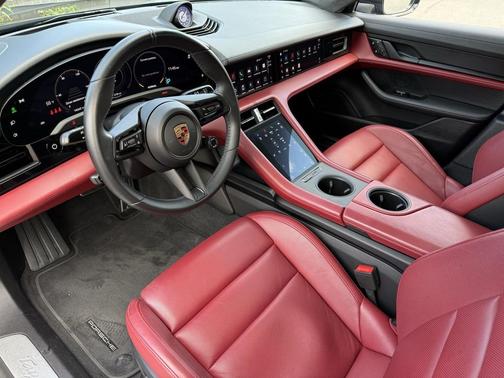 2023 Porsche Taycan Turbo