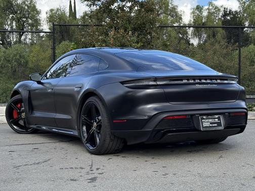 2023 Porsche Taycan Turbo