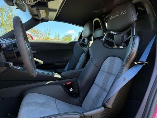 2024 Porsche 718 Spyder RS