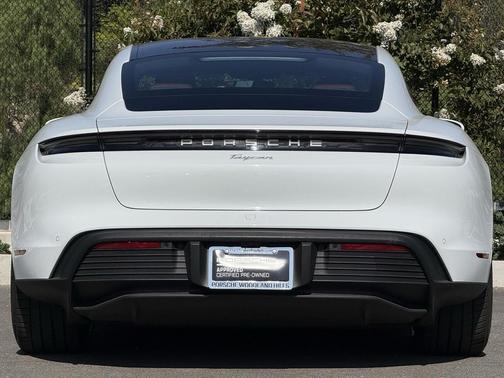 2023 Porsche Taycan 