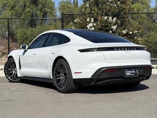 2023 Porsche Taycan 