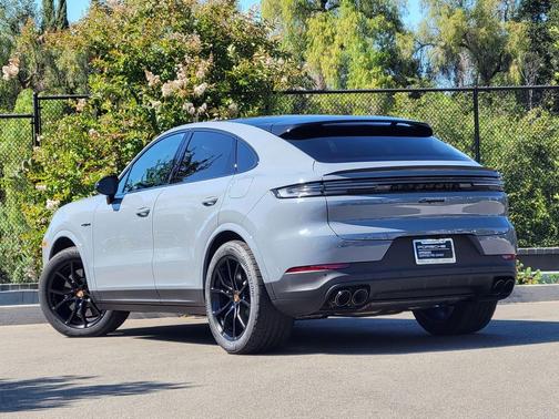 Arctic Grey 2026 Porsche Cayenne Cayenne E-Hybrid