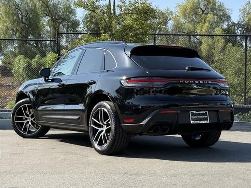 2024 Porsche Macan Base