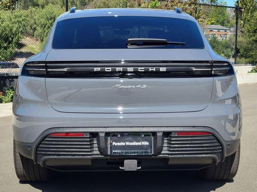 2025 Porsche Macan 4S