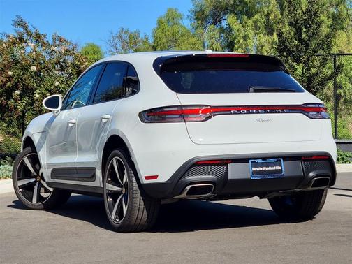 2026 Porsche Macan 